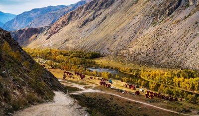 tourist-base-valley-chulyshman-river-ulagansky-district-altai-republic-russia_427771-2093
